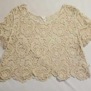 Beautiful ivory lace crop top